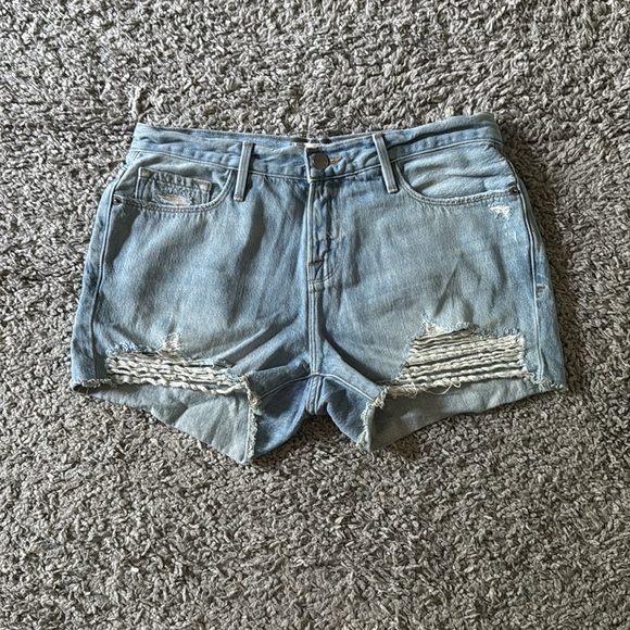Frame Denim Pants - Frame - Le Cutoff Distressed Light Wash Frayed Denim Shorts